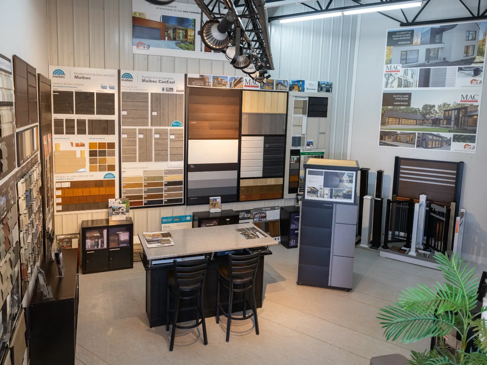 Salle d'exposition - Revêtements extérieurs SMJ